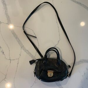 Salvatore Ferragamo Chic Black Leather Handbag